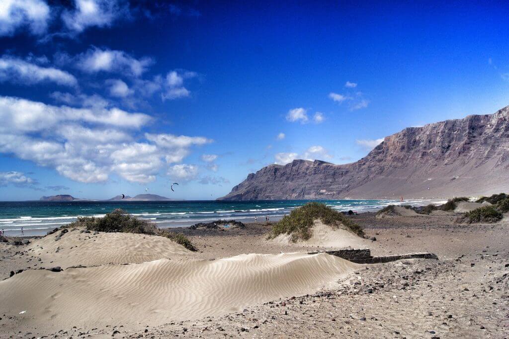 Playa Famara, una de las mejores playas de Lanzarote
